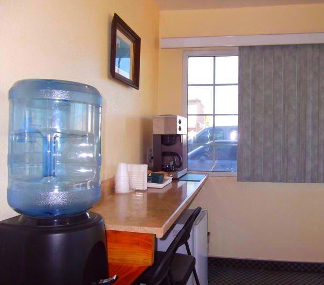 Aerospace Inn Mojave Restaurant photo