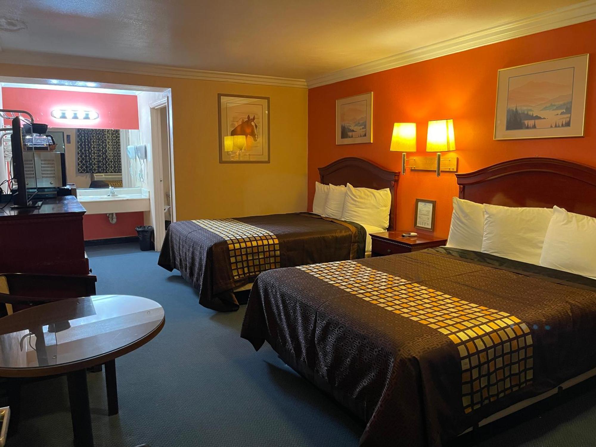 Aerospace Inn Mojave Exterior photo
