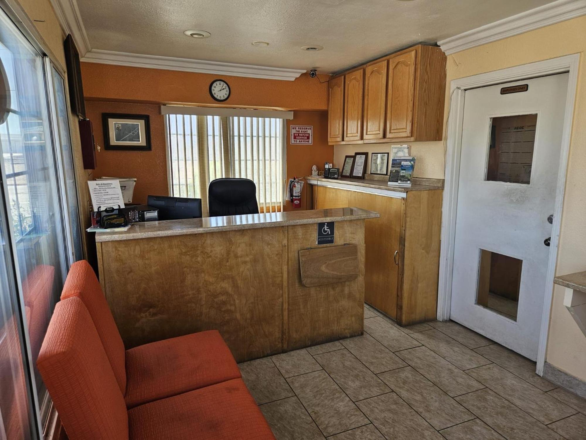 Aerospace Inn Mojave Exterior photo