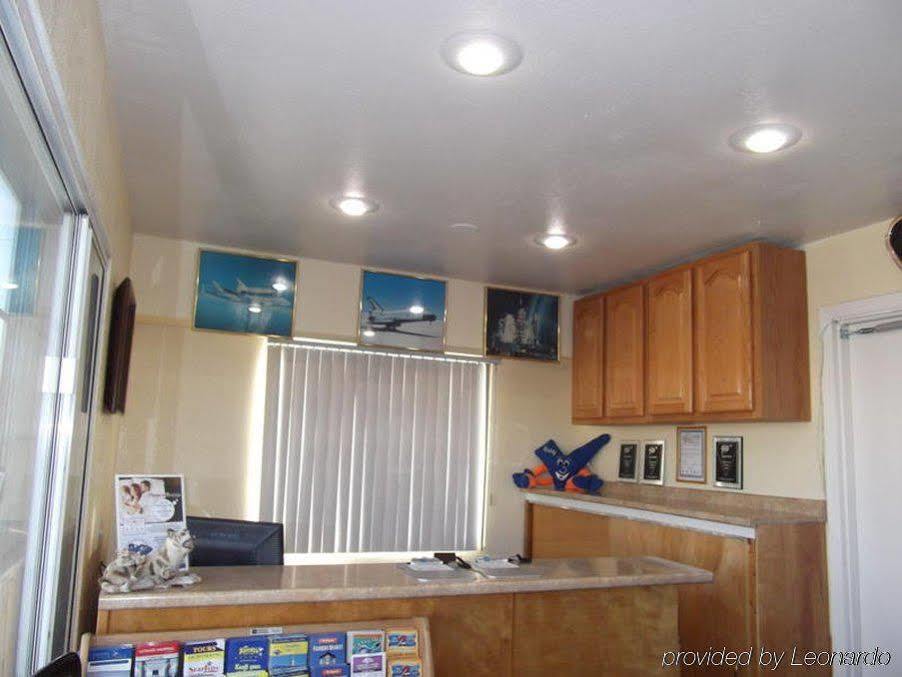 Aerospace Inn Mojave Exterior photo