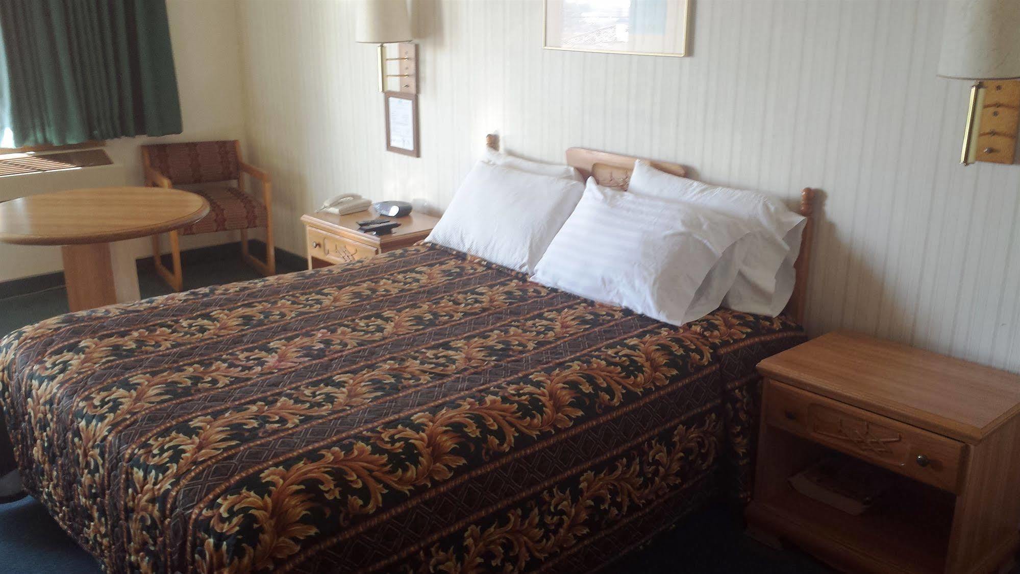 Aerospace Inn Mojave Exterior photo