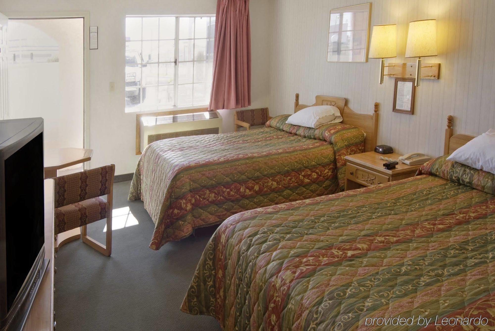 Aerospace Inn Mojave Exterior photo